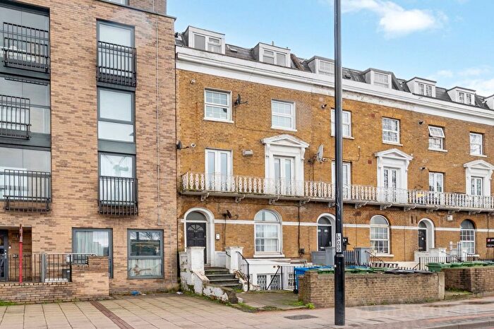 1 Bedroom Flat For Sale In Old Kent Road, London, SE1