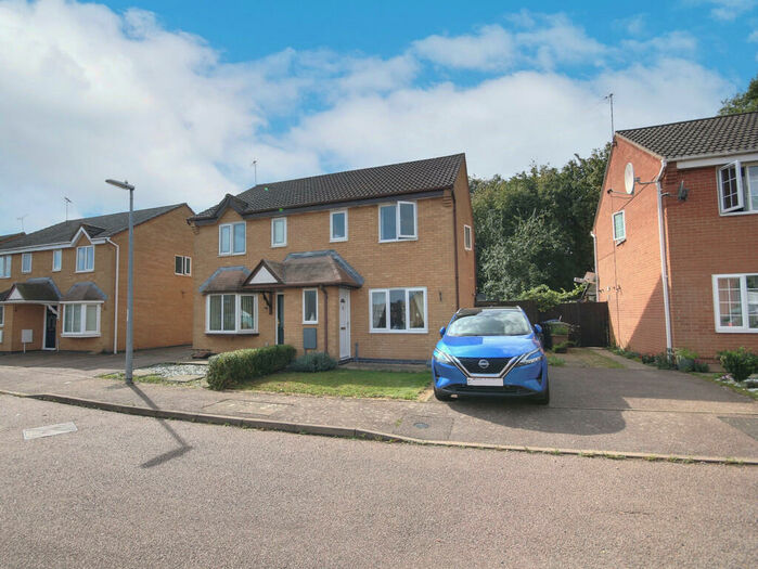 3 Bedroom Semi-Detached House To Rent In Elter Water, Huntingdon, PE29