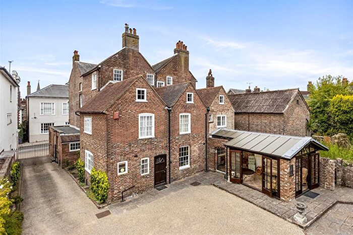 7 Bedroom Property For Sale In High Street, Uckfield, TN22