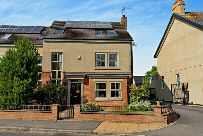 4 Bedroom Semi-Detached House For Sale In The Green, High Coniscliffe, Darlington, DL2