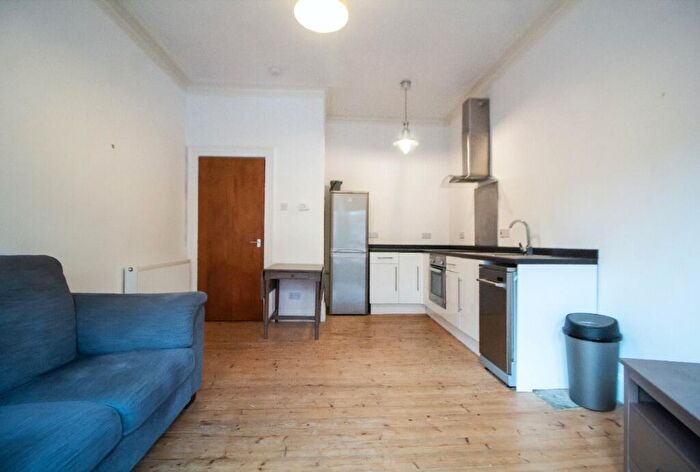1 Bedroom Flat To Rent In Torrisdale Street, Queens Park, Glasgow, G42