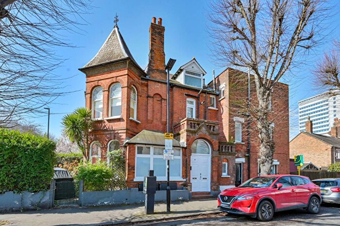 2 Bedroom Maisonette To Rent In Wellesley Road, Chiswick, W4