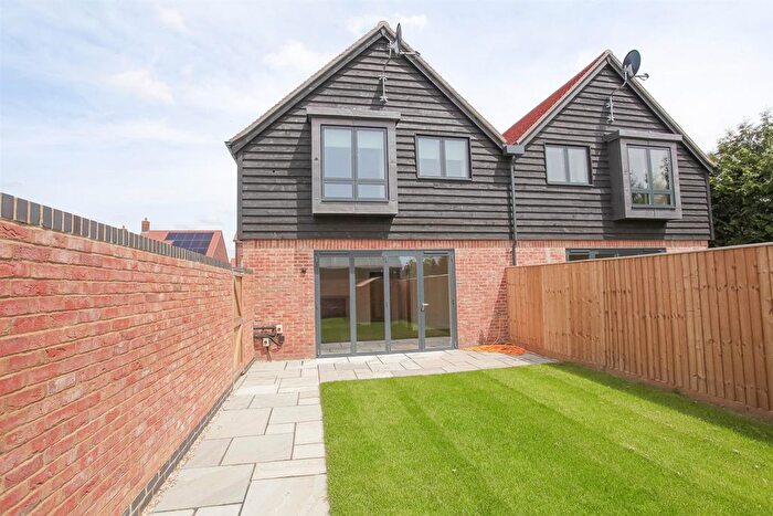 3 Bedroom Semi-Detached House To Rent In , Aster Close, Didcot, OX11