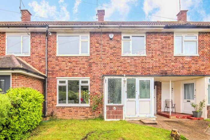 3 Bedroom Terraced House To Rent In The Roundway, Claygate, KT10