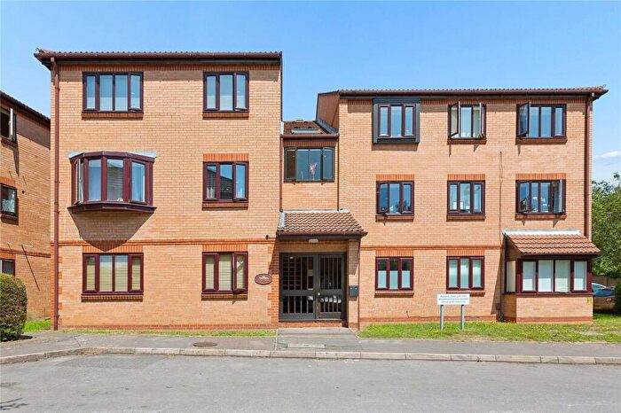 2 Bedroom Apartment For Sale In Marwell Close, Romford, RM1