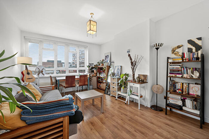 1 Bedroom Apartment For Sale In Kelvin Road, London, N5