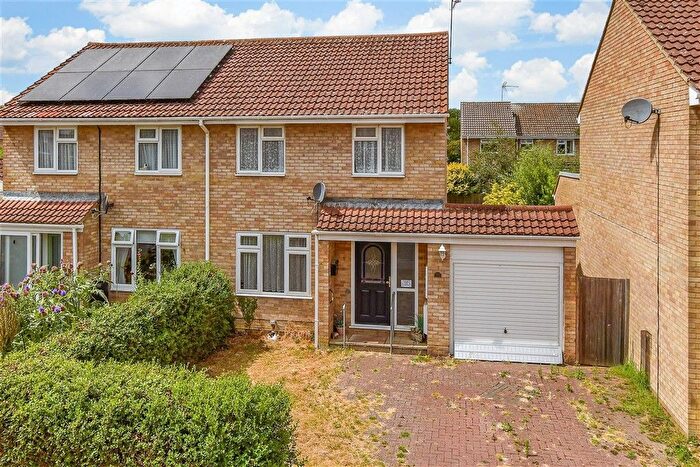 3 Bedroom Semi-Detached House For Sale In Dimmock Close, Paddock Wood, Tonbridge, Kent, TN12