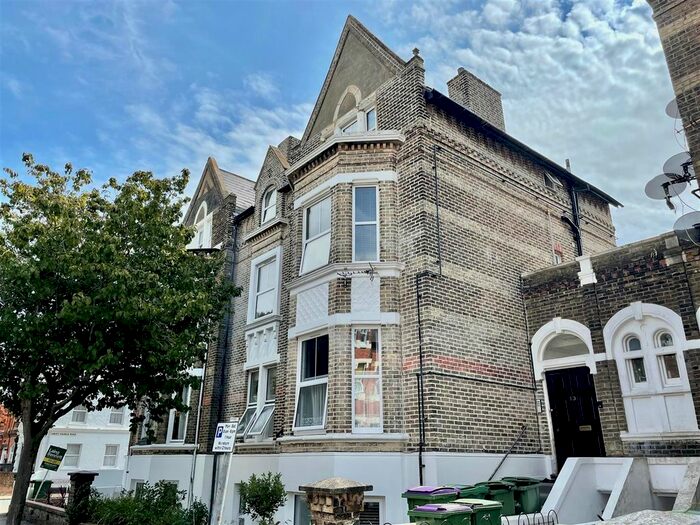 2 Bedroom Flat To Rent In Ingles Road, Folkestone, CT20