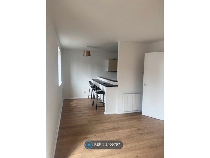 1 Bedroom Flat To Rent In Palmerston Court, Northampton, NN1
