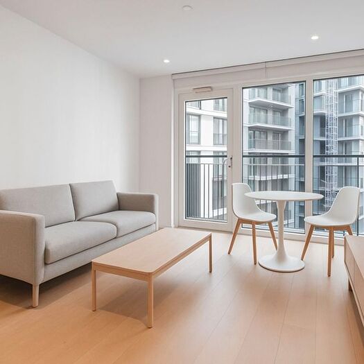 2 Bedroom Flat To Rent In Lincoln Apartments, Fountain Parkway, London, W12