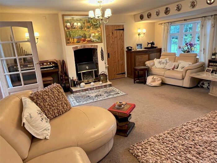 5 Bedroom Detached House For Sale In London Road, Shrewsbury, Shropshire, SY5