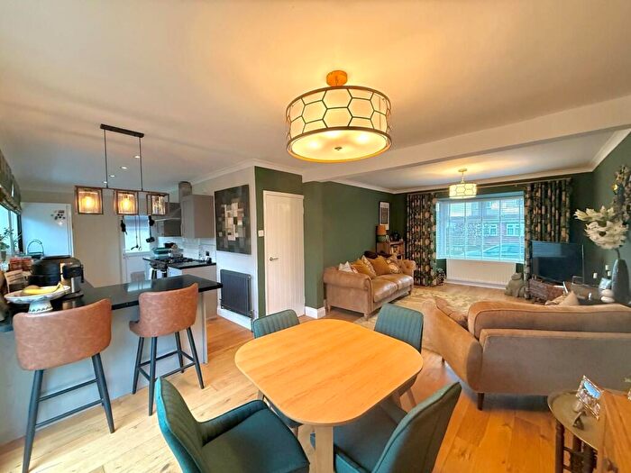 3 Bedroom Semi Detached House For Sale In Wigmore Avenue, Lawn, Swindon, SN3