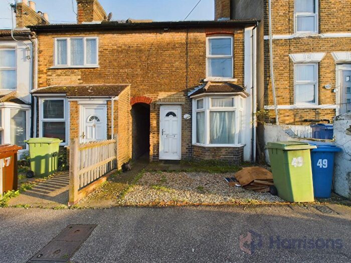 2 Bedroom Semi-Detached House For Sale In Cowper Road, Sittingbourne, Kent, ME10