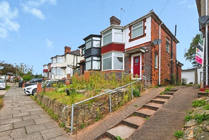 3 Bedroom Semi Detached House For Sale In Ermington Crescent, Birmingham, B36