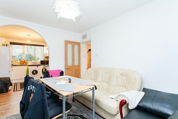 3 Bedroom Flat To Rent In Church Hill, Walthamstow, E17