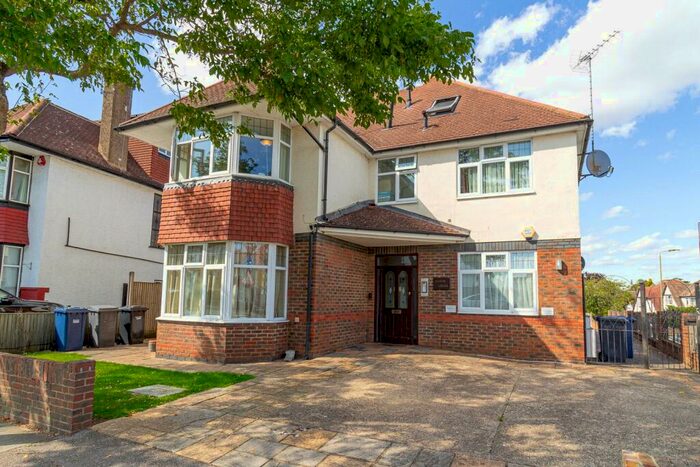 1 Bedroom Apartment To Rent In Hillside Drive, Edgware, HA8