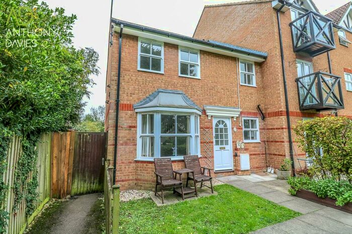 2 Bedroom End Of Terrace House To Rent In Lee Close, Stanstead Abbotts, SG12