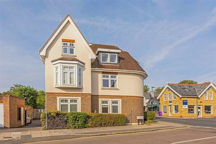 2 Bedroom Flat To Rent In Tower Road, Twickenham, TW1