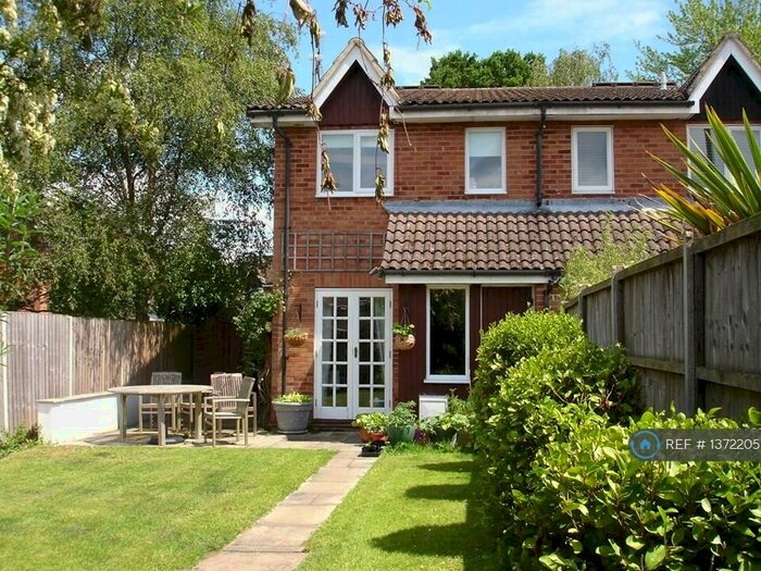 1 Bedroom Terraced House To Rent In Chiltern Avenue, Farnborough, GU14