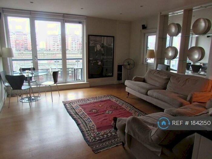 2 Bedroom Flat To Rent In Molasses House, London, SW11