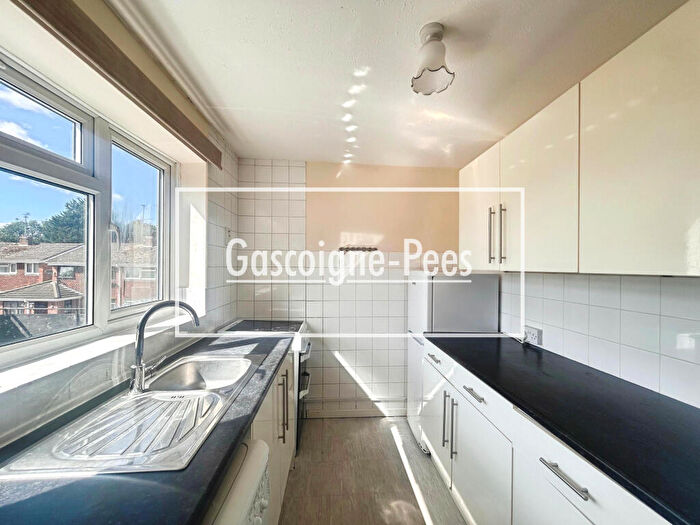 3 Bedroom Maisonette To Rent In Basingstoke, RG21