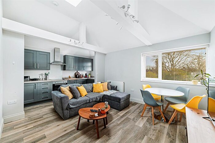 2 Bedroom Flat For Sale In Noel Road, London, W3