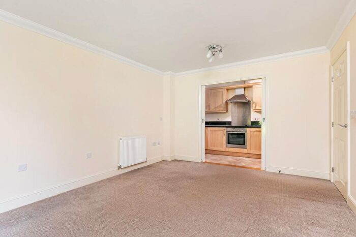 2 Bedroom Flat For Sale In Chilbolton Avenue, Winchester, SO22