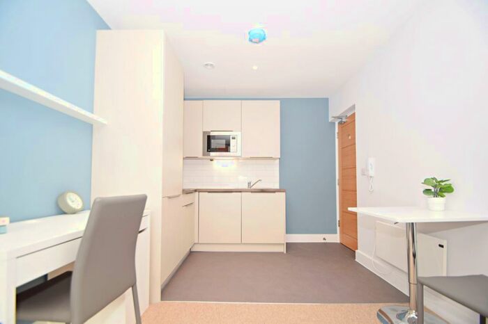 Flat To Rent In Bournemouth, BH5