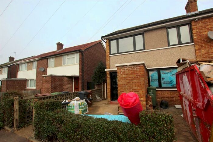 4 Bedroom House To Rent In Lansbury Avenue, Romford, RM6