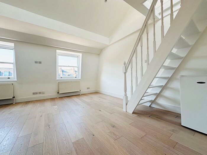 1 Bedroom Maisonette To Rent In Camden High Street, Camden Town, NW1