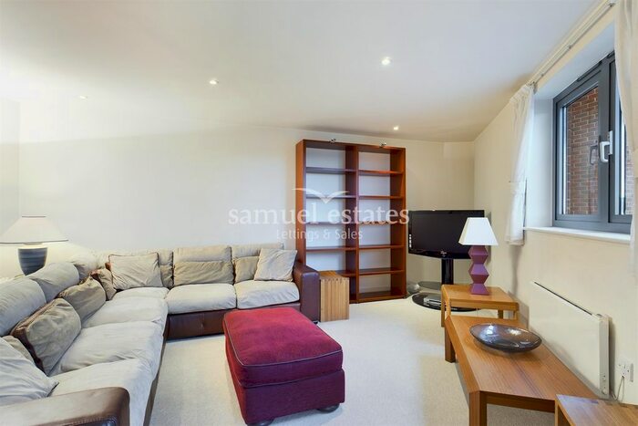 2 Bedroom Flat To Rent In Prospect House, Chapter Way, Colliers Wood SW19