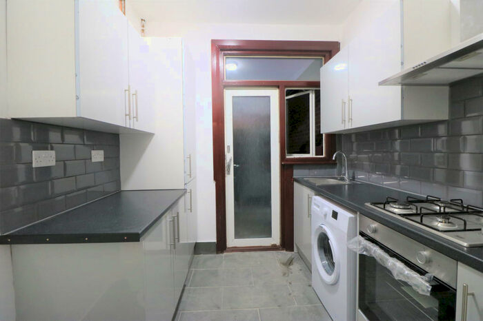 3 Bedroom Terraced House To Rent In Benton Road, Ilford, Essex, IG1
