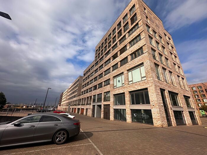 3 Bedroom Flat To Rent In Lock Side Way, London, E16