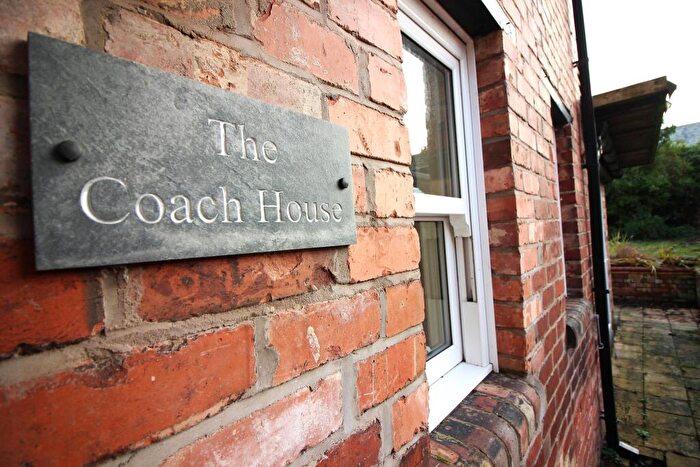 2 Bedroom Coach House To Rent In Chambres Road, Southport, PR8