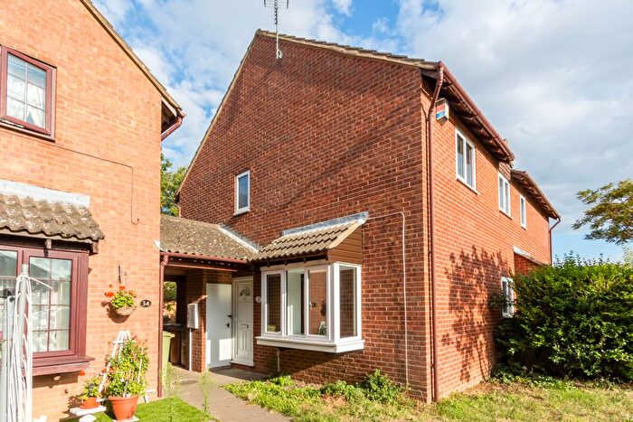 2 Bedroom End Of Terrace House To Rent In Senwick Drive, Wellingborough, NN8