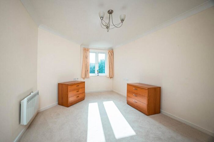 1 Bedroom Apartment For Sale In Douglas Bader Court, Howth Drive, Woodley, Reading, Berkshire, RG5