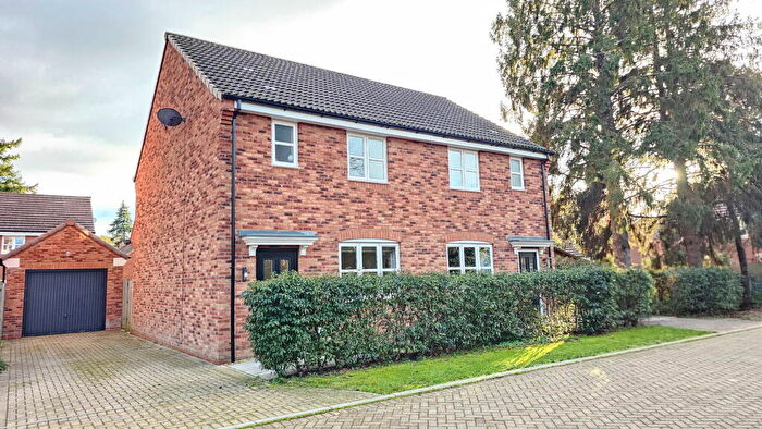 3 Bedroom Semi Detached House For Sale In Greenacre Place, Newbury, RG14