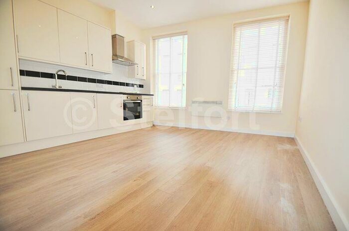 1 Bedroom Apartment To Rent In Holloway Road, London, N7