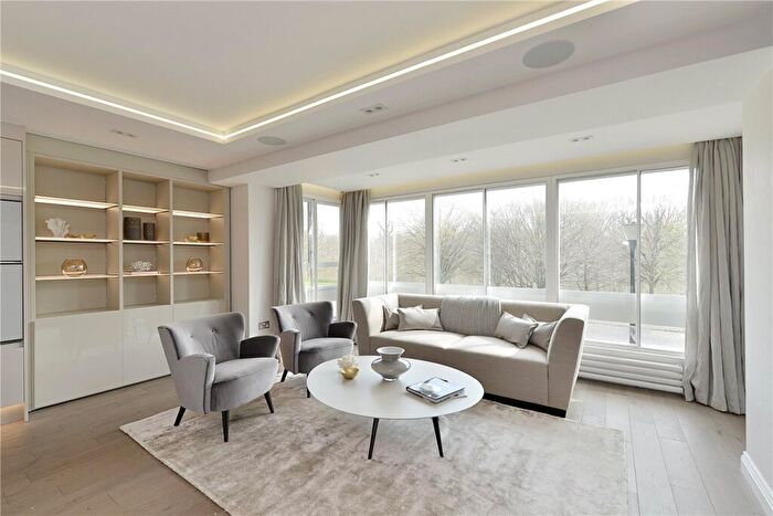 2 Bedroom Apartment For Sale In Prince Albert Road, London, NW8