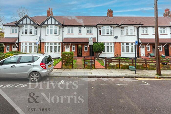 1 Bedroom Apartment To Rent In Warlters Close, Holloway, London, N7