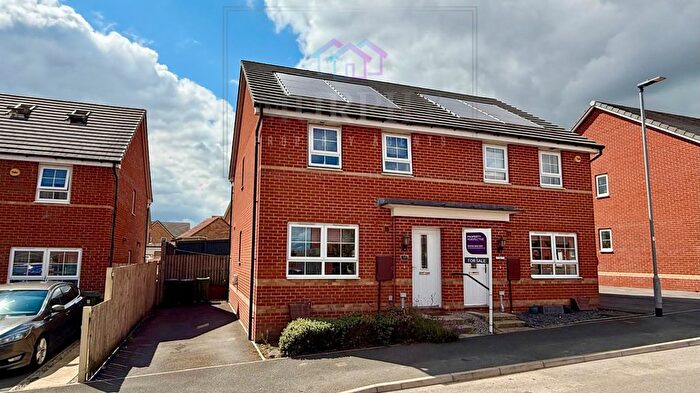 3 Bedroom Semi-Detached House For Sale In Monckton Road, Pontefract, West Yorkshire, WF8