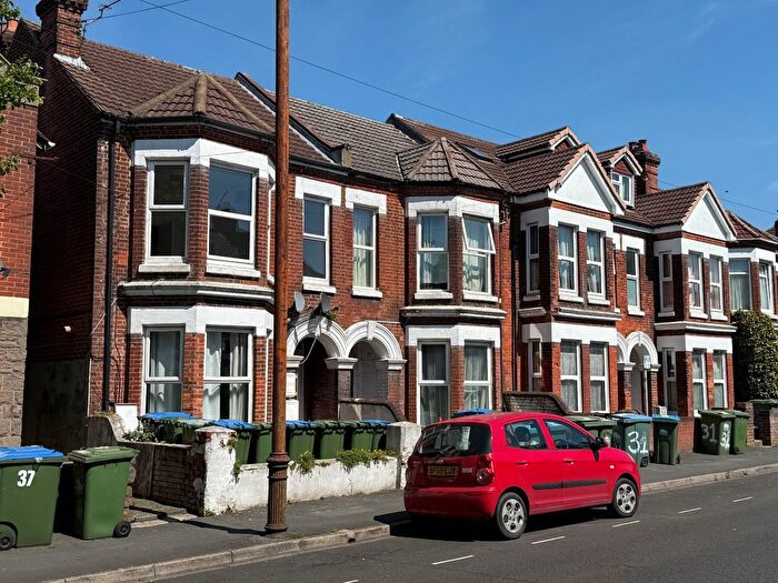 1 Bedroom Flat To Rent In Wilton Avenue, Southampton, SO15