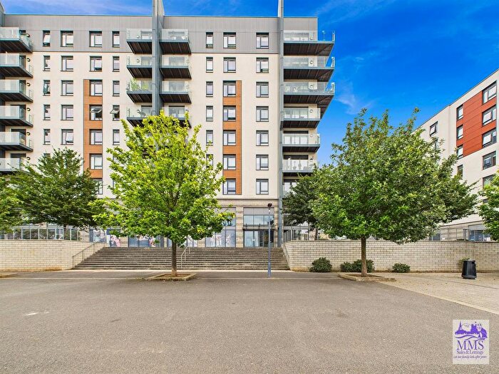 2 Bedroom Flat For Sale In Pegasus Way, Gillingham, ME7