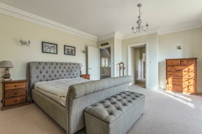 5 Bedroom End Of Terrace House For Sale In Silchester, Hampshire, RG7