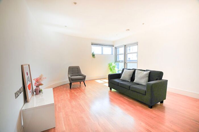 2 Bedroom Flat To Rent In Whitworth Street, Manchester, M1