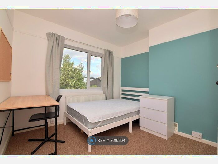 4 Bedroom Semi-Detached House To Rent In Ambleside Avenue, Bristol, BS10