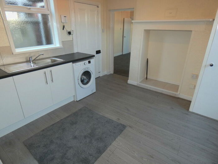 1 Bedroom Flat To Rent In College Road, ST4