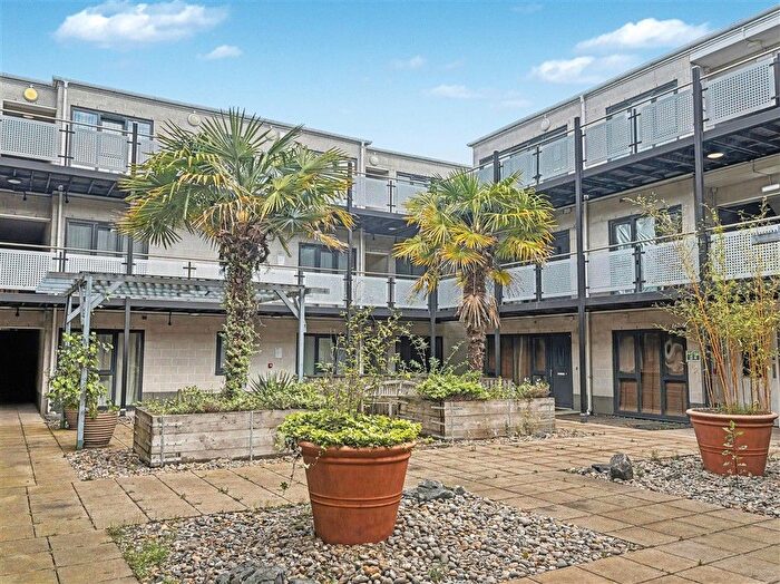 2 Bedroom Flat For Sale In Warstone Lane, Birmingham, B18