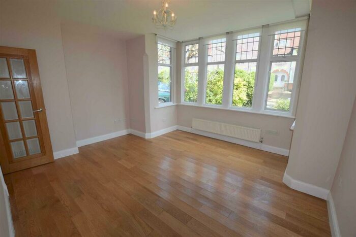 1 Bedroom Flat To Rent In Arden Road, Finchley, N3