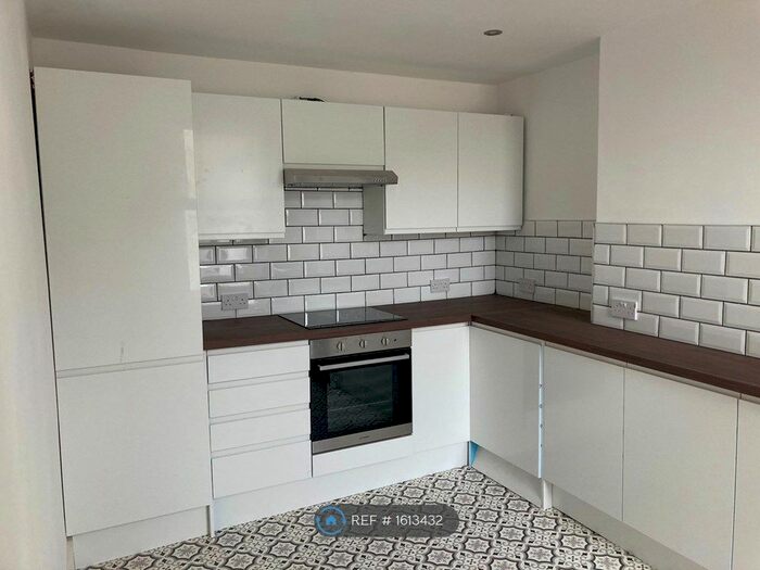 2 Bedroom Flat To Rent In Waterloo, Liverpool, L22